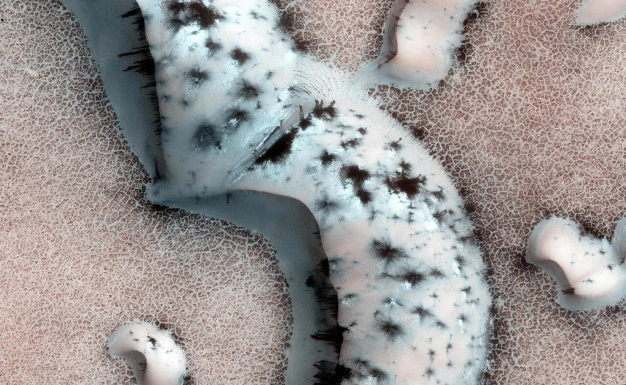NASA'nın keşfettiği Mars'taki gizemli şekiller şaşkınlık yarattı!