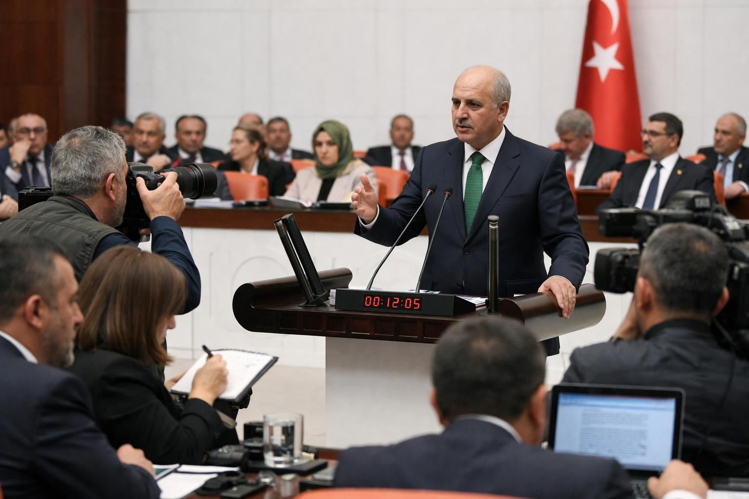 kurtulmuş, filistin dostlarını mücadeleye tam destek vermeye çağırdı, dayanışma ve destek mesajı ile filistin davasına güçlü bir duruş sergilemeyi hedefliyor.