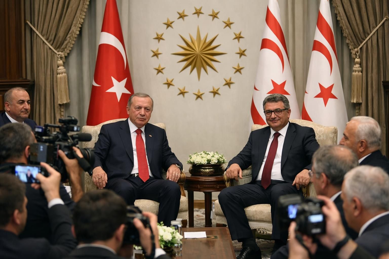 erdoğan, kuzey kıbrıs türk cumhuriyeti cumhurbaşkanı tufan erhürman'ı i̇stanbul'da kabul etti. i̇ki lider arasındaki görüşmeler ve iş birliği konuları ele alındı.